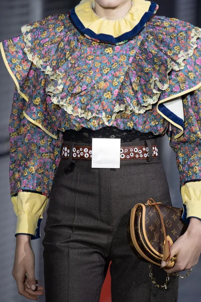Look 38
